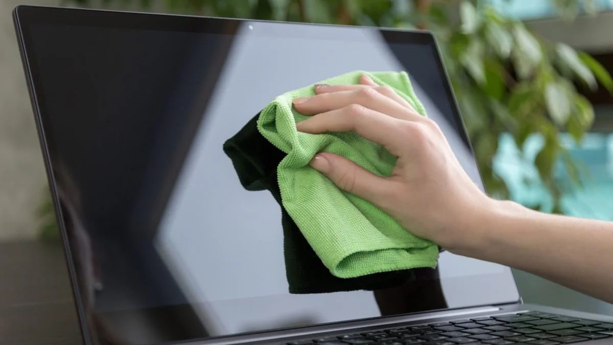 Laptop Ekranı Nasıl Temizlenir?